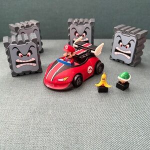 K'Nex MarioKart Wii Mario Red Racer Motorized Kart  with Thwomp Obstacles